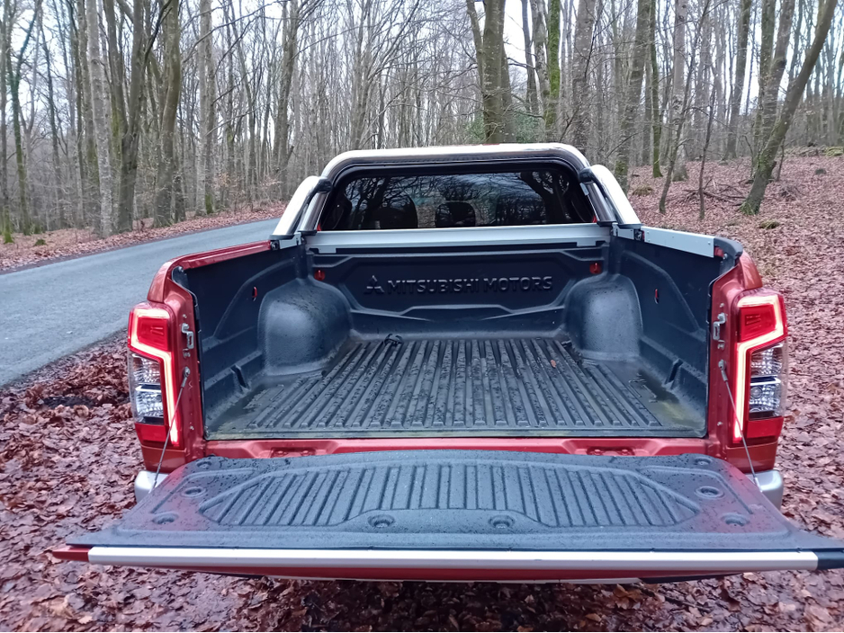 2019 Mitsubishi L200 " INTENSE " 6 SPEED 4DR 2.3 DID  4x4  6 SPEED @ REDDY2DRIVE LTD €25,000