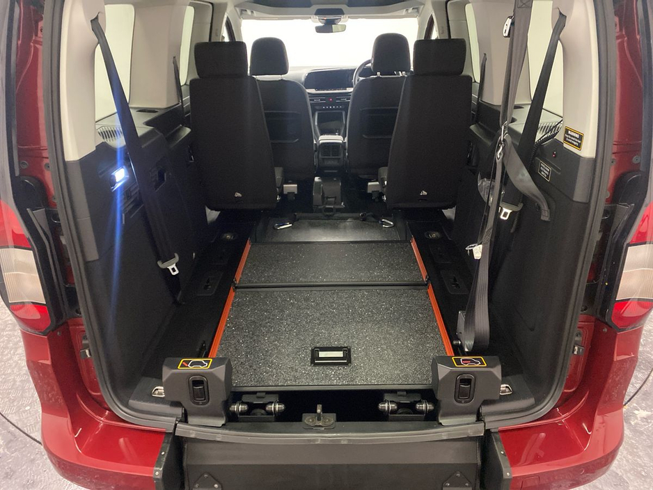 2024 Ford Tourneo Connect - image 9