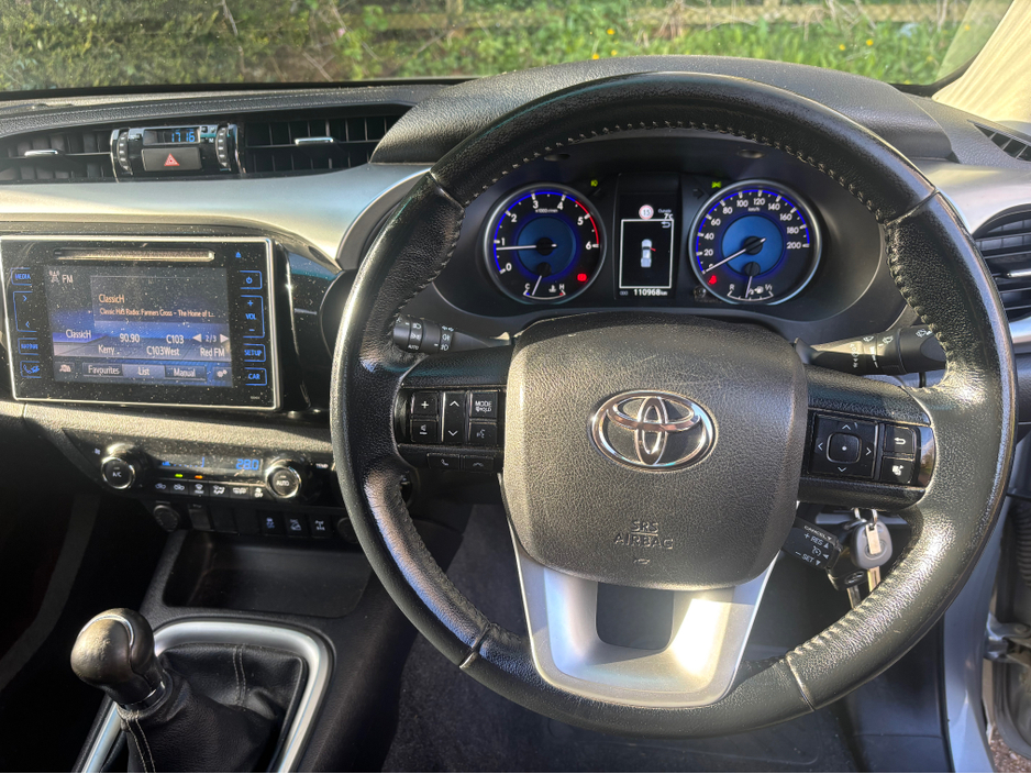 2018 Toyota Hilux - image 13