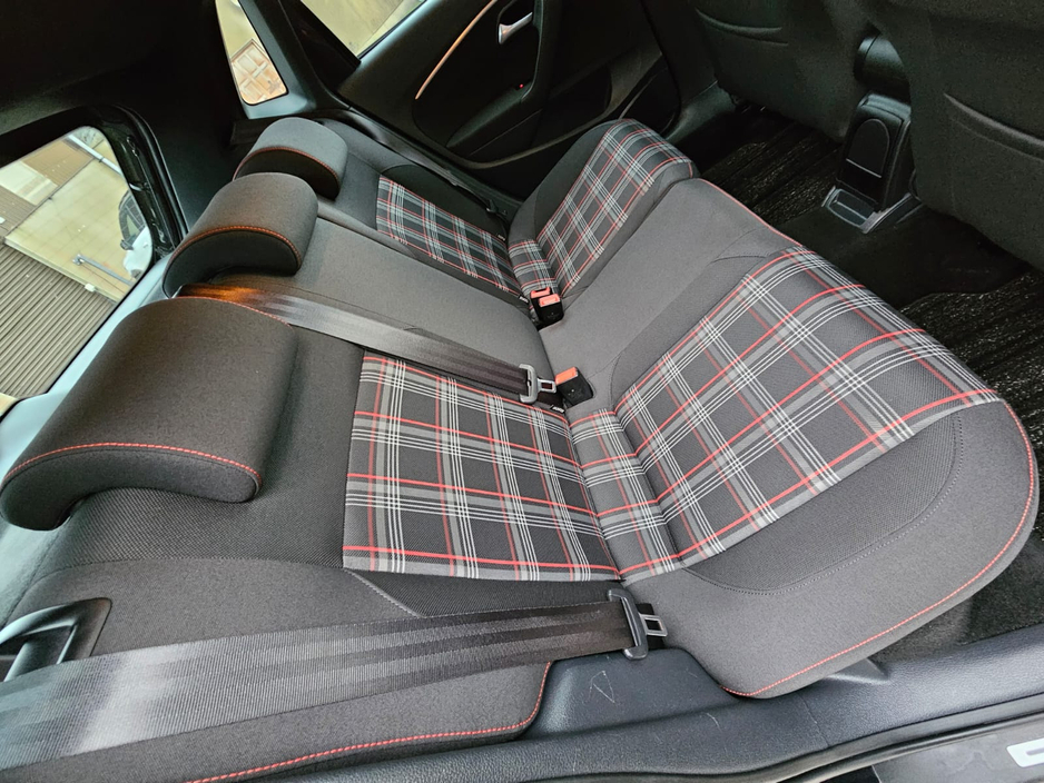 2017 Volkswagen Polo - image 19