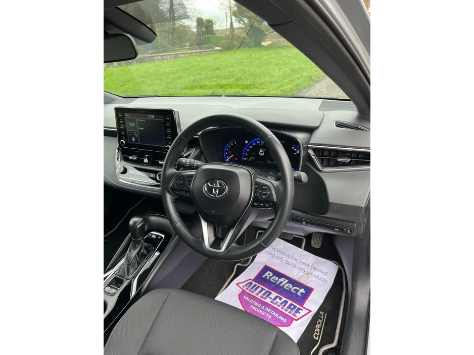 2023 Toyota Corolla - image 10