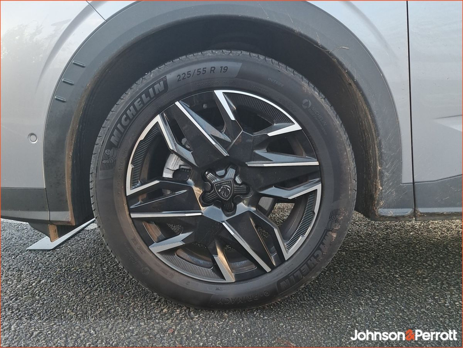 2025 Peugeot 3008 1.2 MHEV 145bhp eDCS6 Allure €45,450
