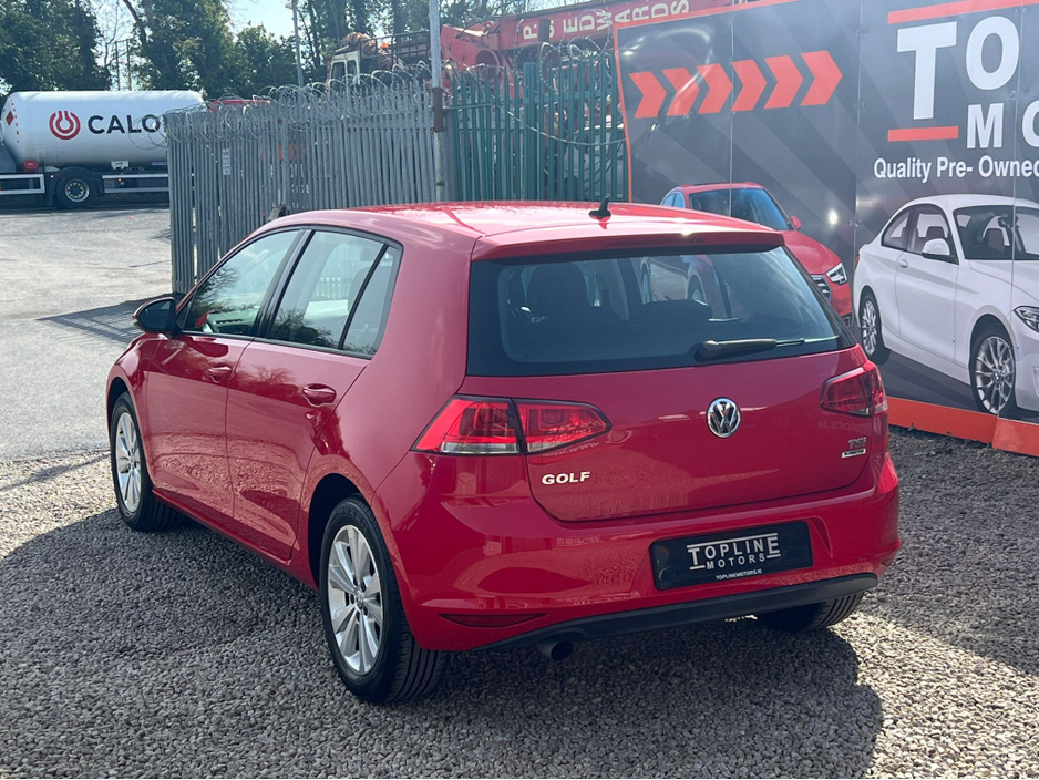 2015 Volkswagen Golf - image 11