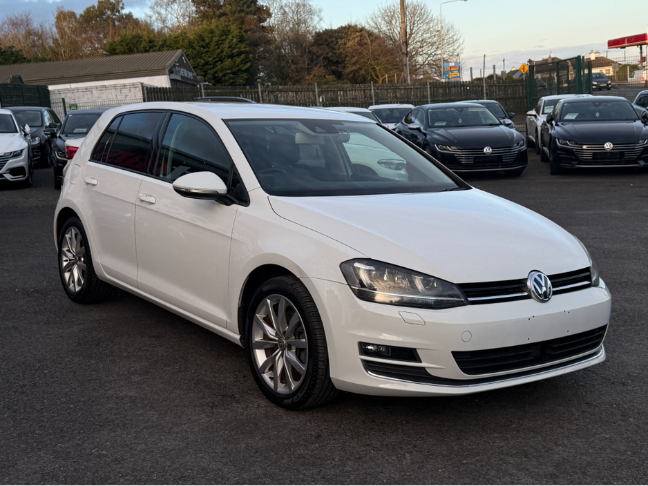2014 Volkswagen Golf - image 3