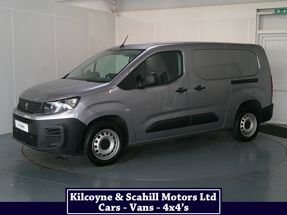 2023 Peugeot Partner - image 3