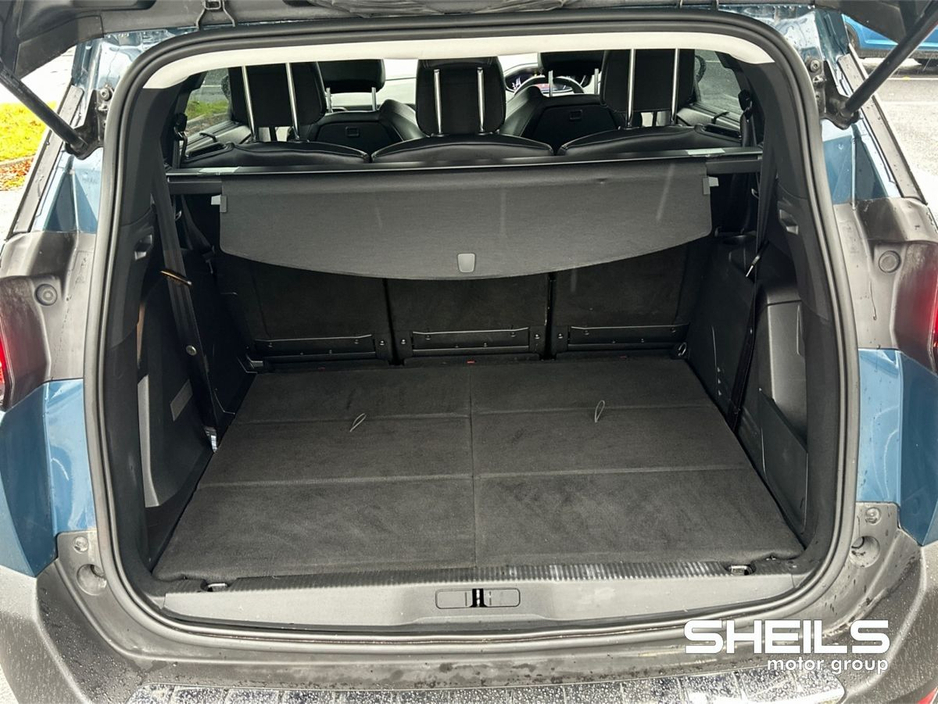 2022 Peugeot 5008 - image 9