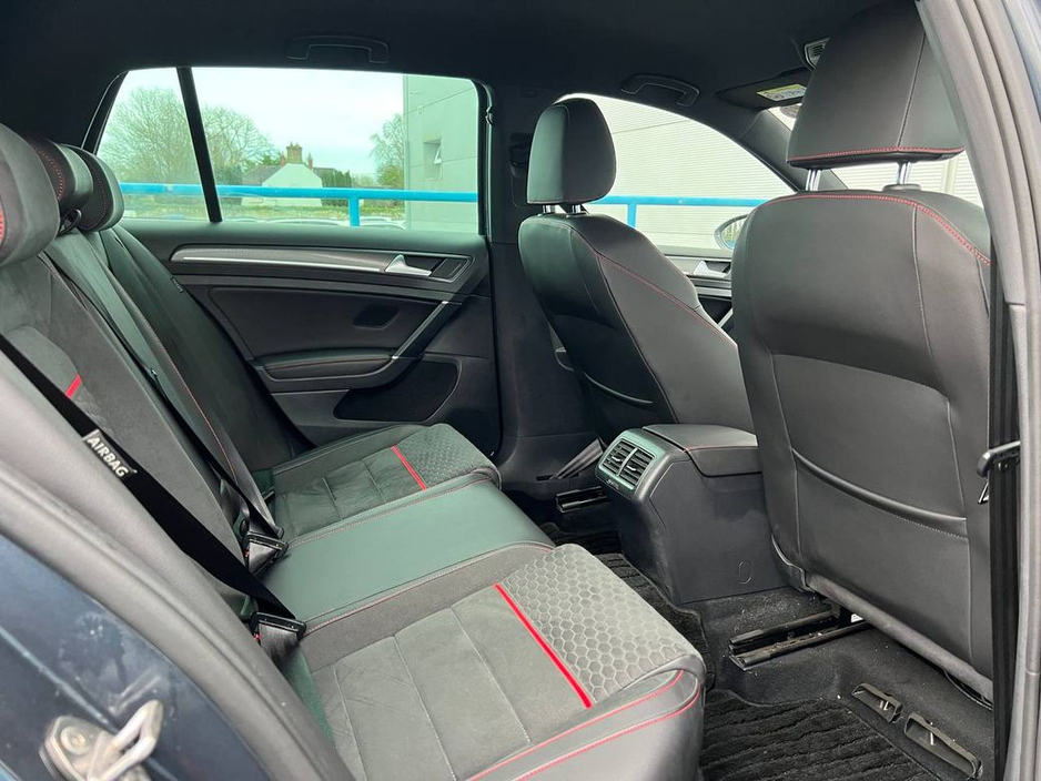 2020 Volkswagen Golf - image 8