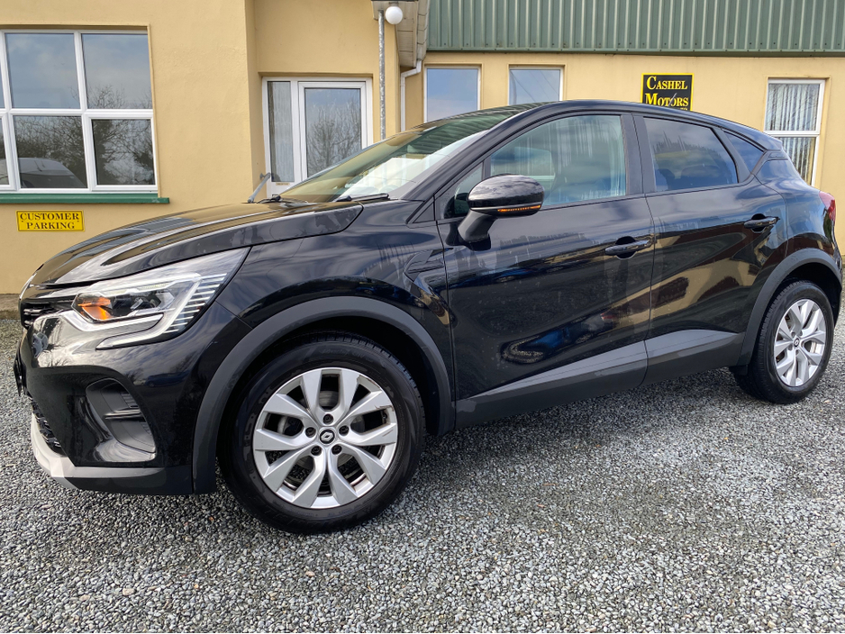 2022 Renault Captur - image 3