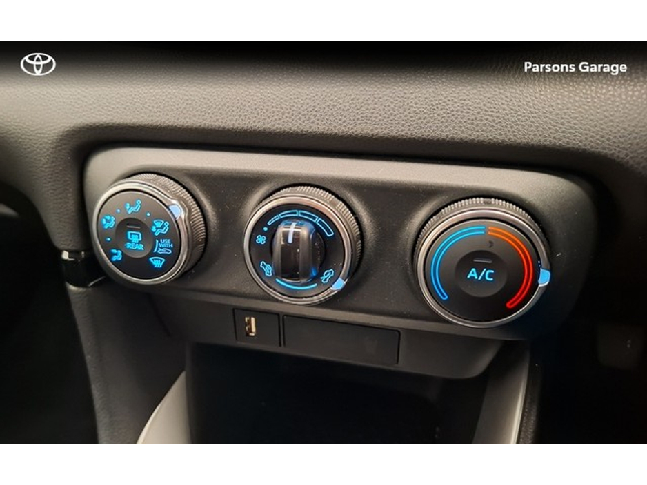 2022 Toyota Yaris 1.5 LUNA 4DR €19,995