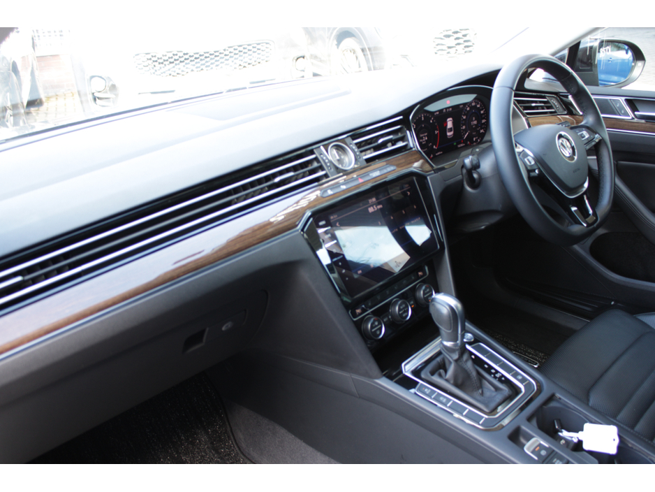 2018 Volkswagen Passat - image 23