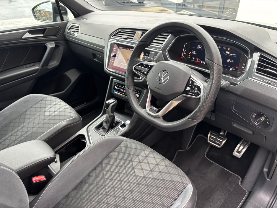 2024 Volkswagen Tiguan - image 11