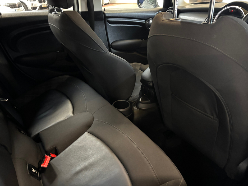 2020 MINI Hatch CLASSIC CLA5 4DR COOPER €18,750