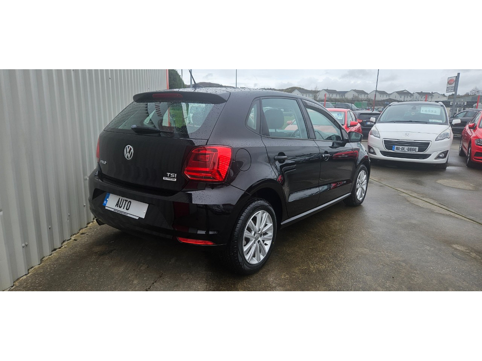 2016 Volkswagen Polo - image 10