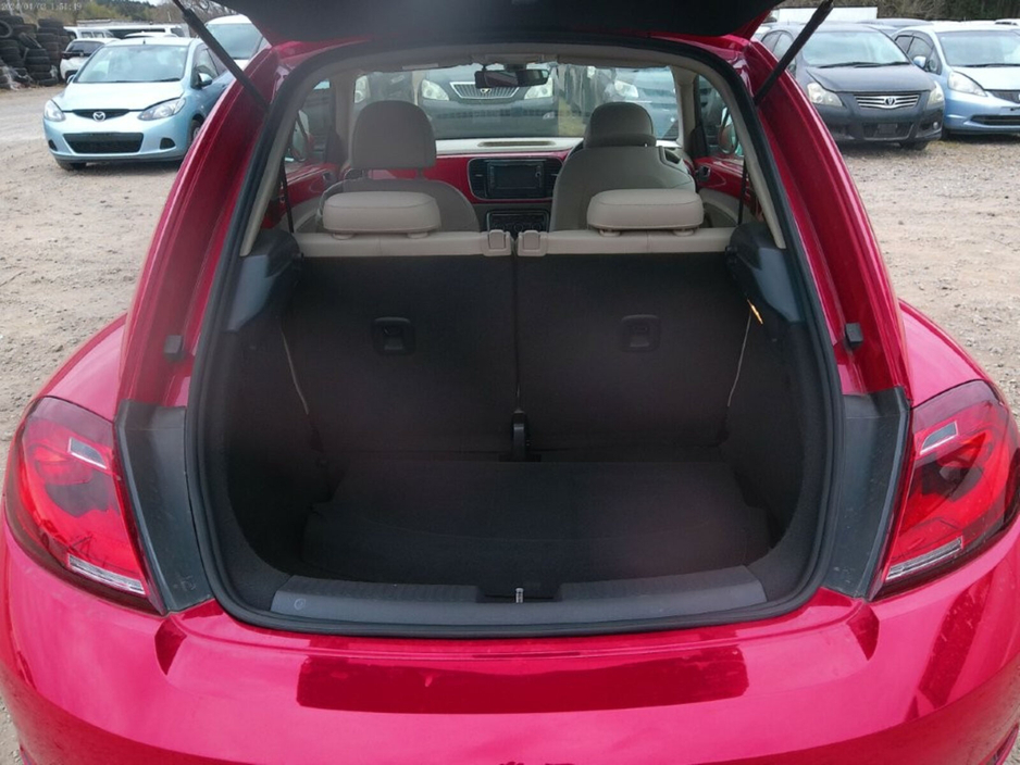 2017 Volkswagen Beetle - image 13