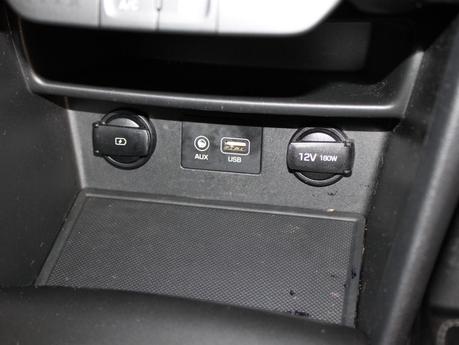 2020 Hyundai Kona - image 18