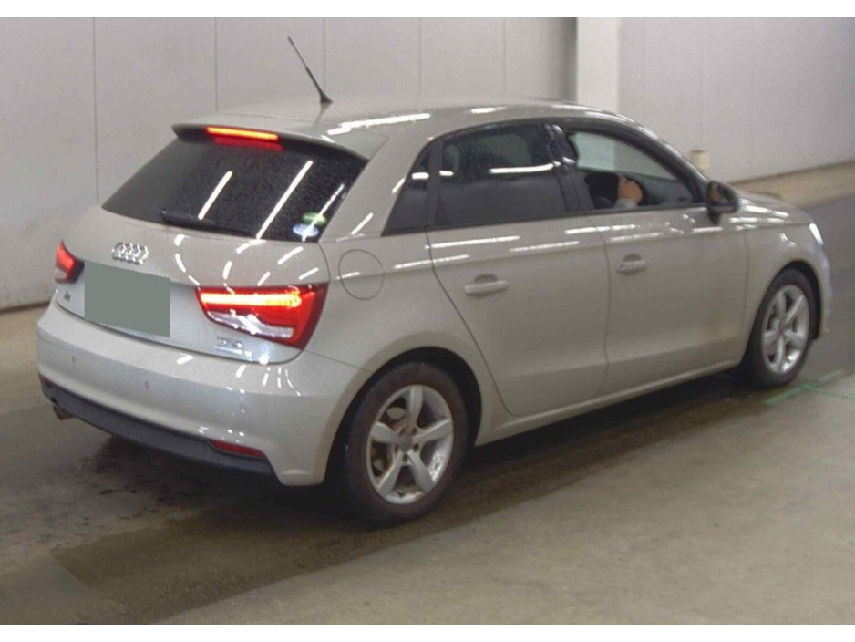 2017 Audi A1 - image 8