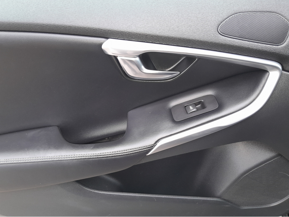 2016 Volvo V40 D2 R-DESIGN ED 5DR