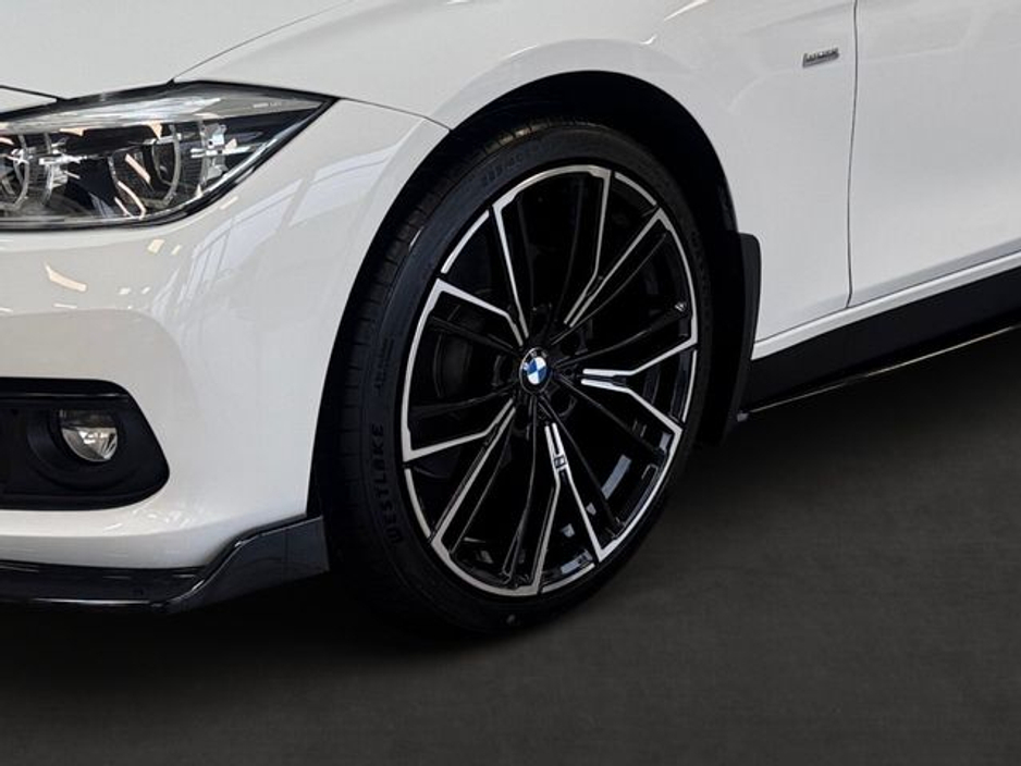 2016 BMW 3 Series - image 10