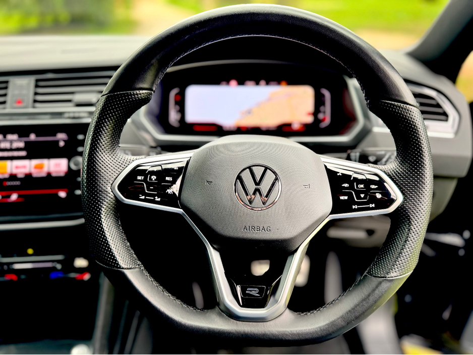 2023 Volkswagen Tiguan - image 15