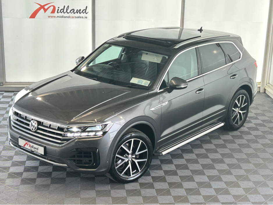 2020 Volkswagen Touareg - image 9