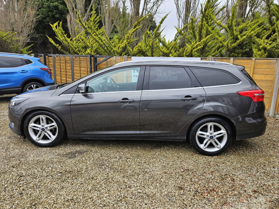 2017 Ford Focus - image 7