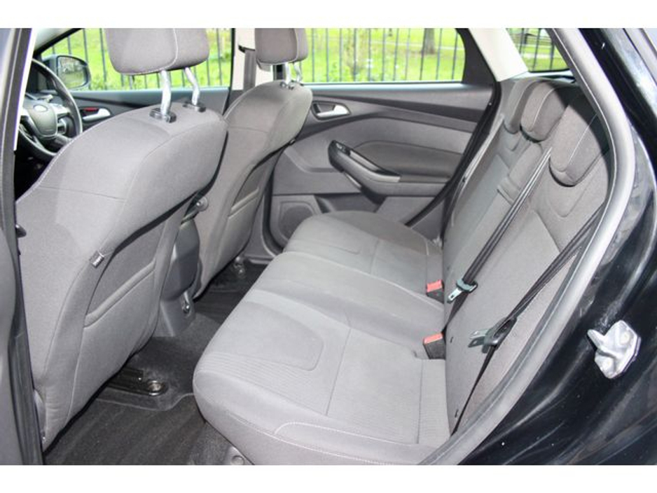 2013 Ford Focus - image 10