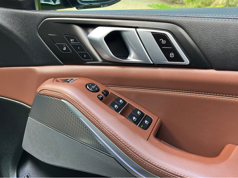 2019 BMW X5 - image 27