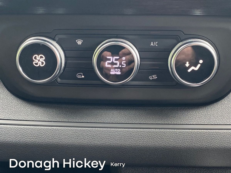 2026 Renault Trafic - image 19