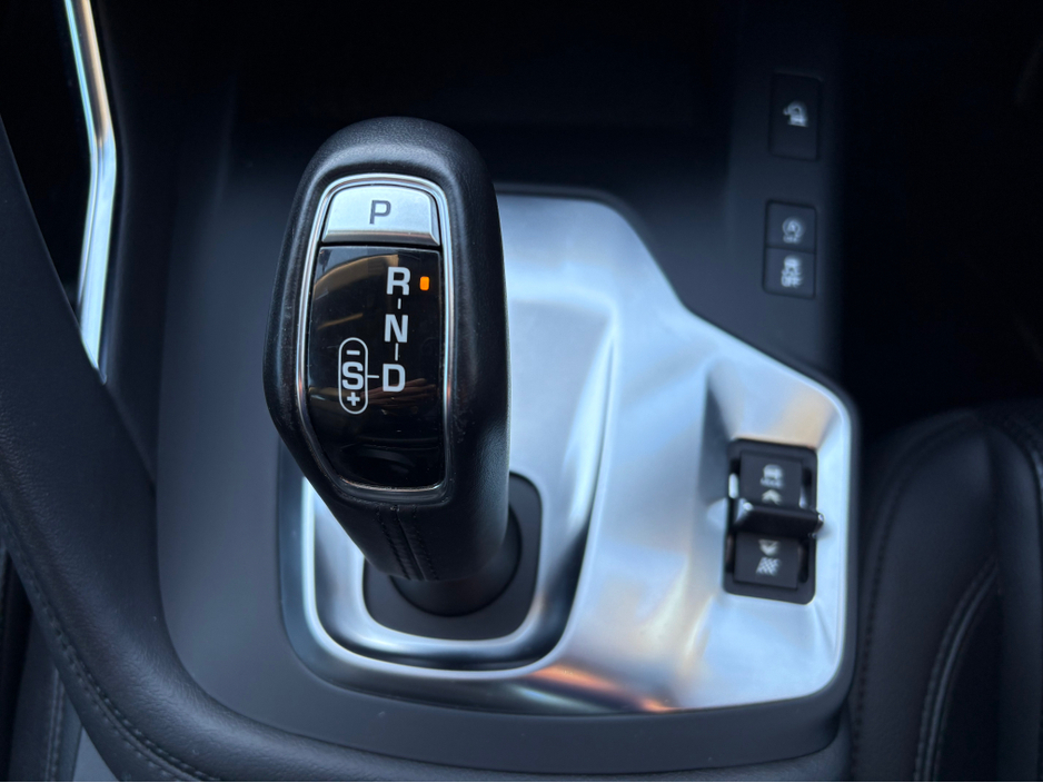 2019 Jaguar E-Pace - image 16