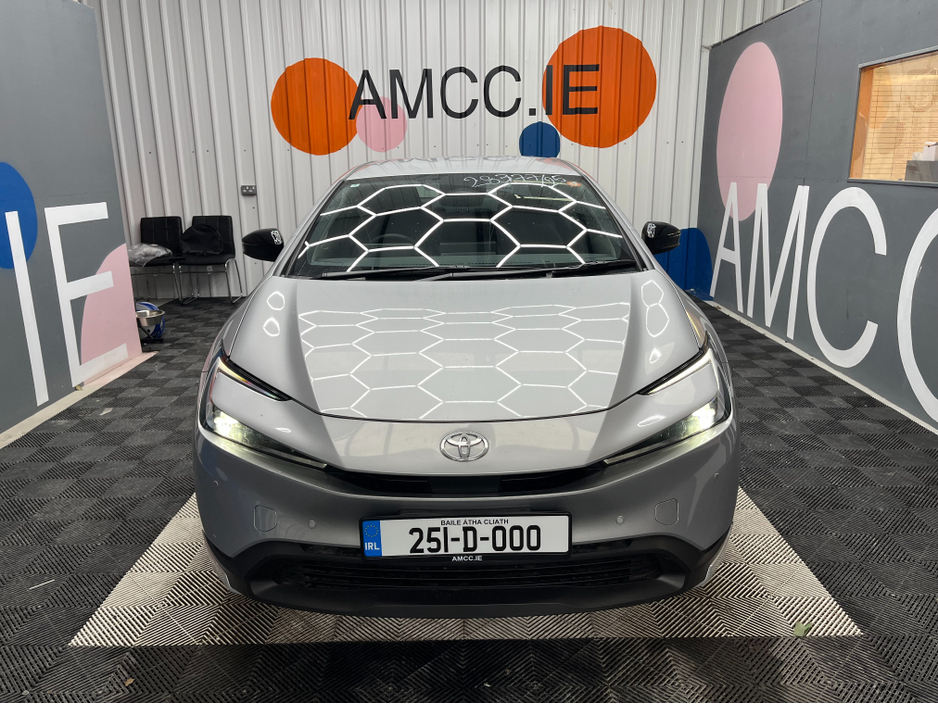 2025 Toyota Prius - image 6