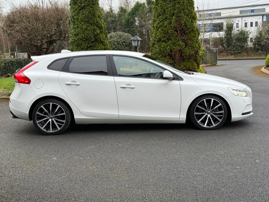 2018 Volvo V40 D2 (120hp) Momentum Edition Geartronic