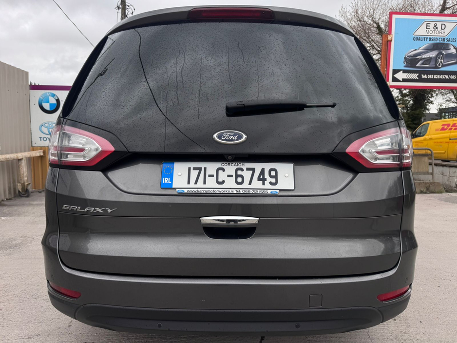 2017 Ford Galaxy - image 13
