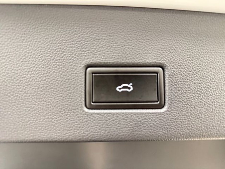 2020 Volkswagen T-Roc - image 19