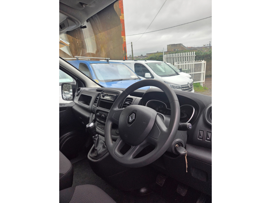 2021 Renault Trafic LL30 ENERGY DCI 120 BUSINESS P €16,300