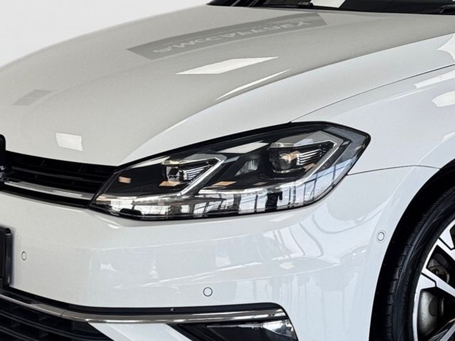 2019 Volkswagen Golf - image 9