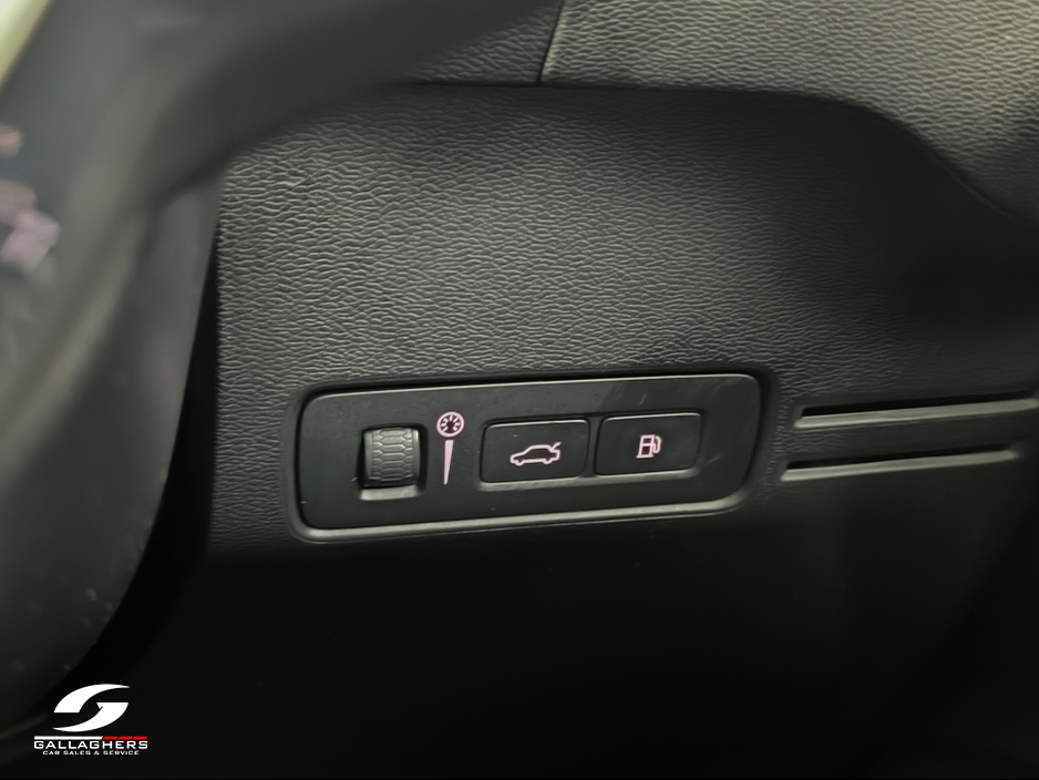 2022 Volvo XC40 (221) R-DESIGN T4 RECHARGE AUTO €33,995