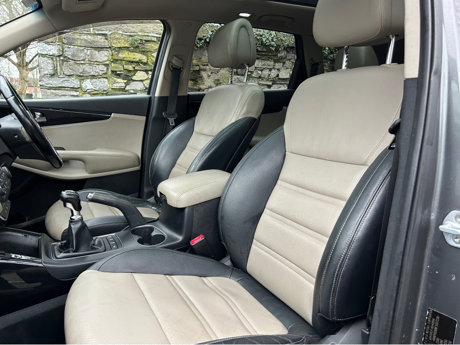 2015 Kia Sorento PLATINUM 4x4 PANORAMIC SUNROOF €12,495