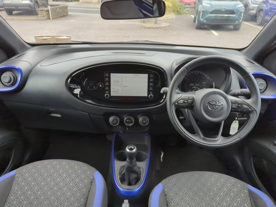 2022 Toyota Aygo - image 8