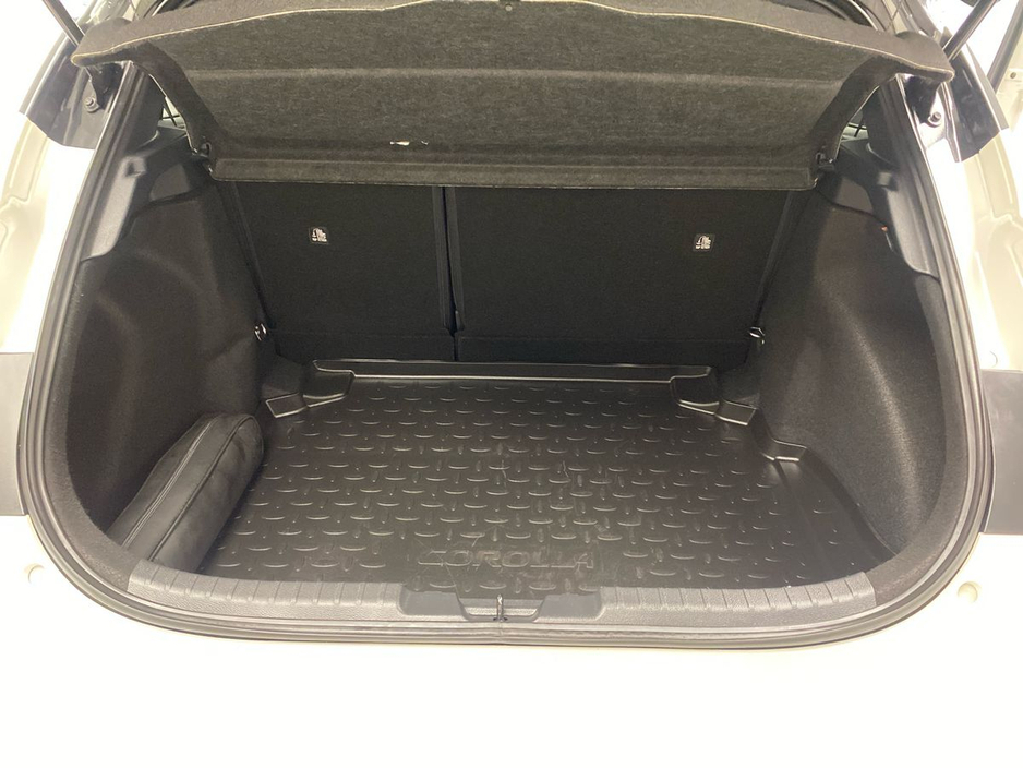 2021 Toyota Corolla - image 11