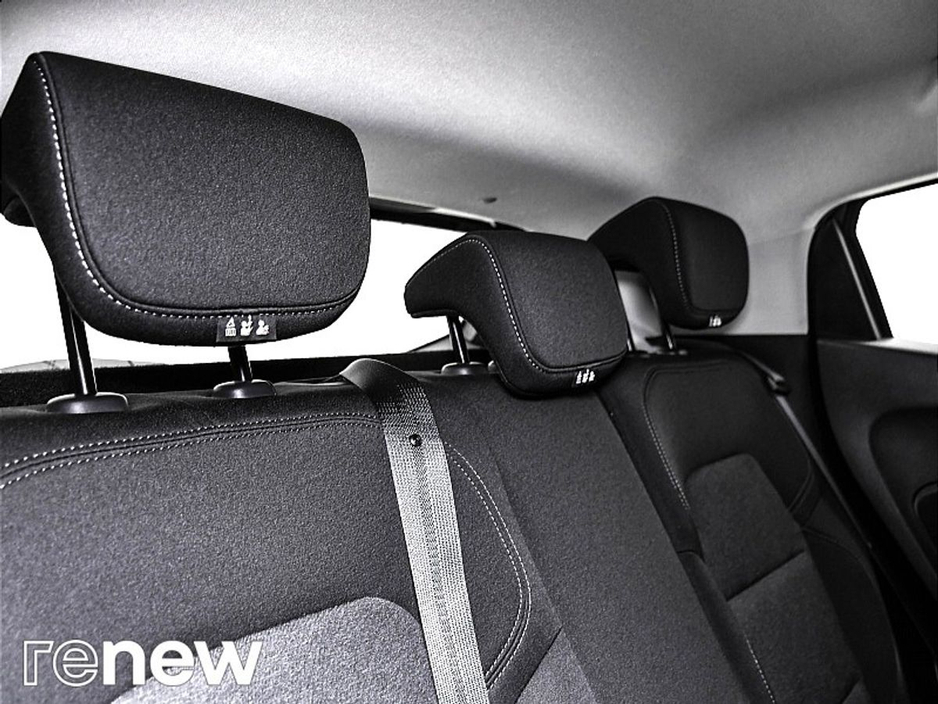 2022 Renault Clio - image 13