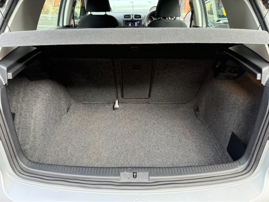 2012 Volkswagen Golf - image 7