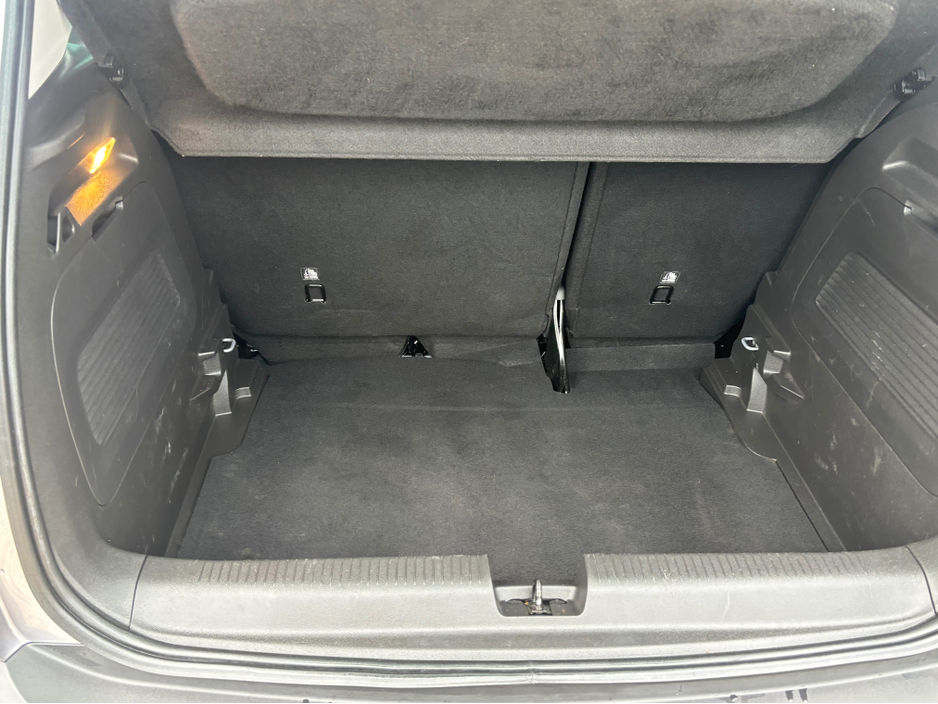 2022 Opel Crossland X - image 11