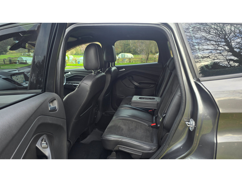 2017 Ford Kuga - image 13