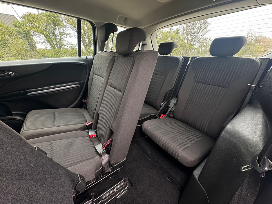 2018 Opel Zafira - image 27