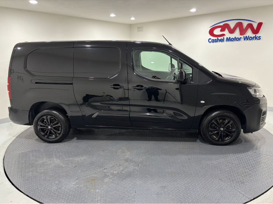 2023 Citroen Berlingo - image 7