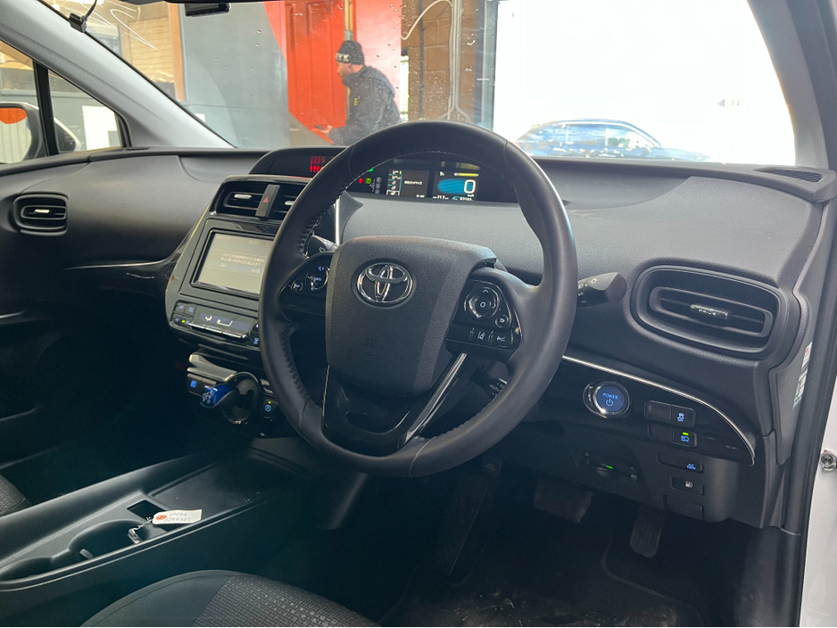 2022 Toyota Prius - image 8