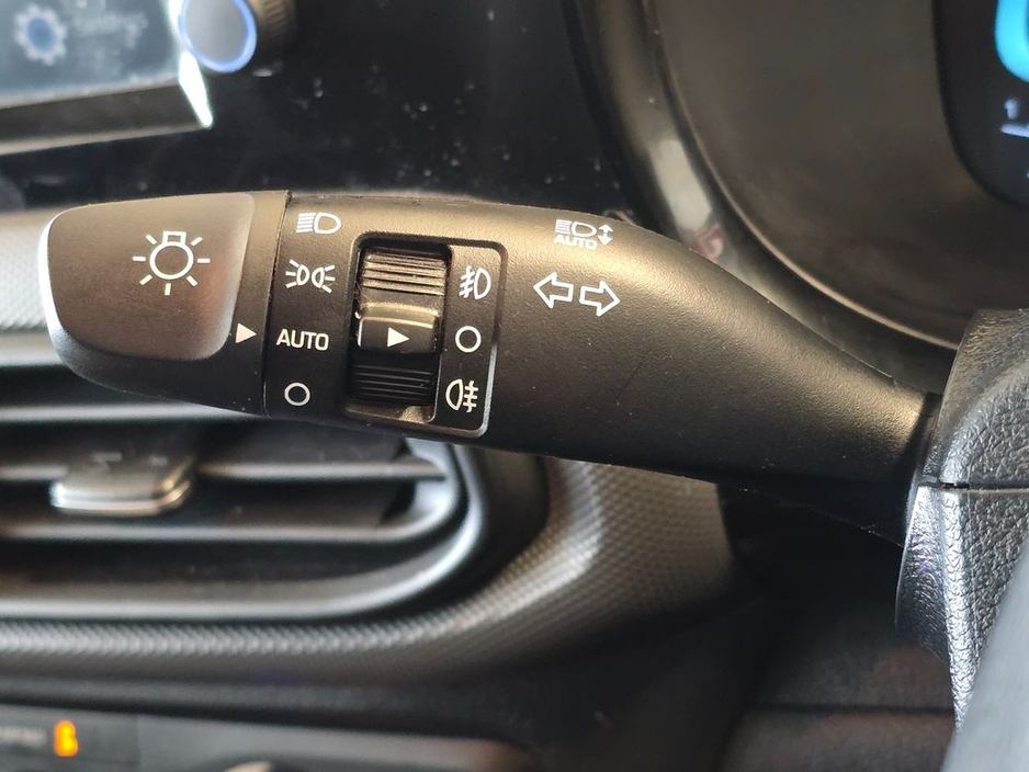 2023 Hyundai i10 - image 17