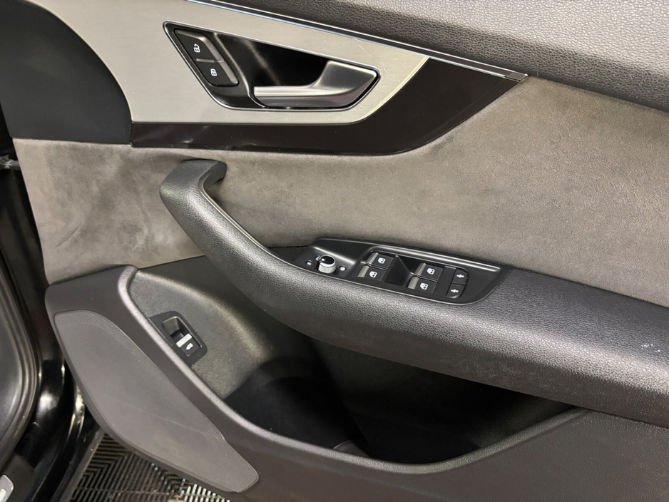 2015 Audi Q7 - image 10