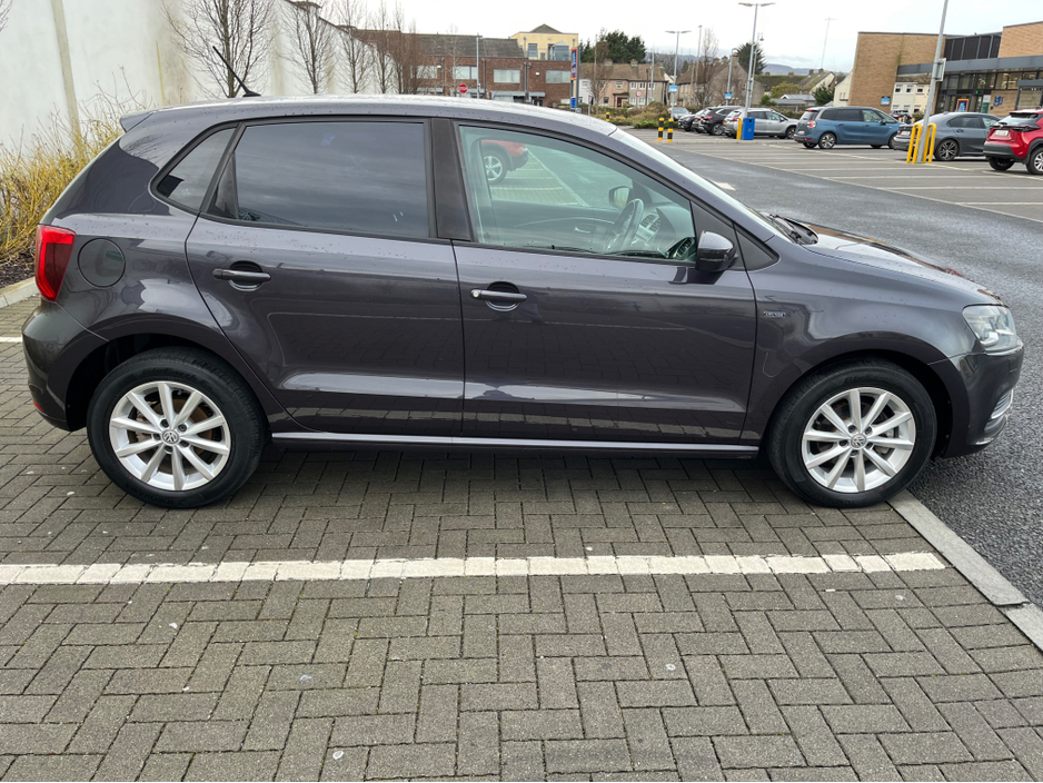 2015 Volkswagen Polo - image 5