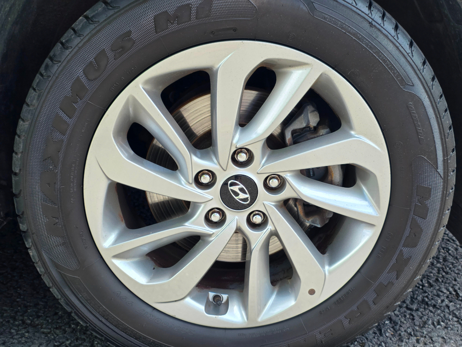 2016 Hyundai Tucson - image 8